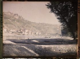 Image représentant France, Capdenac (Lot), Les bords du Lot