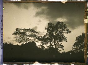 Image représentant Crépuscule ou orage sur la montagne de Dassa