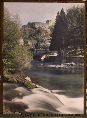 Image représentant France, Lourdes, Le Gave et le Château
