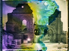 Image représentant France, Coucy-le-Château, Entrée de l'Eglise