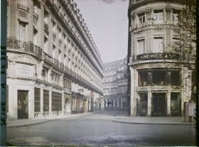 Image représentant La rue Edouard VII depuis le boulevard des Capucines