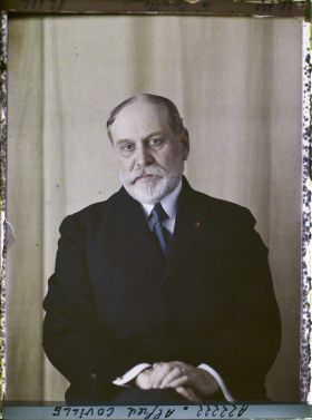Image représentant Monsieur  https://musee-albert-kahn.s-museum.fr/home/NWQ2OTAwYzNmYjZlZTk1ZWQwODJmMjY4L2dlbmVyaWMtbm90aWNlLXRhYi9hdXRob3JpdHkvNjE3YTc5ZjVjZjhiODk2OGIzMzM3ZDIx/5d6900c3fb6ee95ed082f268/generic-notice-tab/authority/617a79ebcf8b8968b3336b0f Alfred Coville
