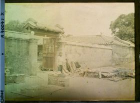 Image représentant Peut-être devant une auberge ou une guilde