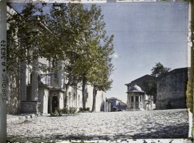 Image représentant L' entrée monumentale du palais du Cheikh-ul-Islam ou mufti, premier dignitaire de l'église musulmane ottomane