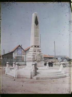 Image représentant France, Bailleul, Monument à la mémoire de la 25e Division Britannique