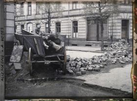 Image représentant Prusse, Crefeld, Barricade Hôtel de Ville