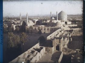Image représentant La Masjid-i-Chah (mosquée du Chah), côté sud de la Meydan-i-Chah, au crépuscule (17h30)