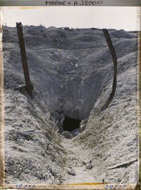 Image représentant France, Mont Cornillet, Entrée du Tunnel (Pente Sud)