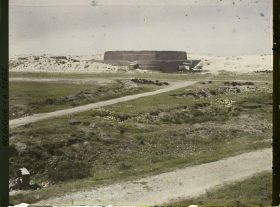 Image représentant Belgique, Ostende, Batterie Hindenburg, L'ancien fort Napoléon dans les dunes