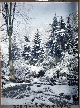 Image représentant Partie de jardin du " village japonais " sous la neige, proche de son entrée côté jardin anglais