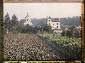 Image représentant France, St Christophe-à-Berry, Vue vers l'Eglise