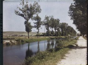 Image représentant France, Bras, Ruines du Village de Bras et Canal de l'Est et Côte de froide Terre