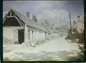 Image représentant France, Bray s/ Somme, La rue et l'Eglise