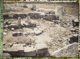 Image représentant Ossuaire Mycénien - Tombeaux des Vierges hyperboréennes, Compagnes d'Artémis