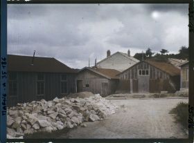 Image représentant France, Servon , Construction et Baraquements provisoires