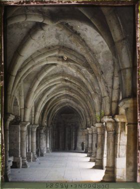 Image représentant France, Périgueux, Le cloître de la cathédrale (abbaye des 12 et 14 siècles)