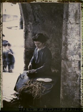 Image représentant France, Mauléon, Une sandalière