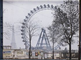 Image représentant La grande roue de l'Exposition Universelle de 1900 et la tour Eiffel