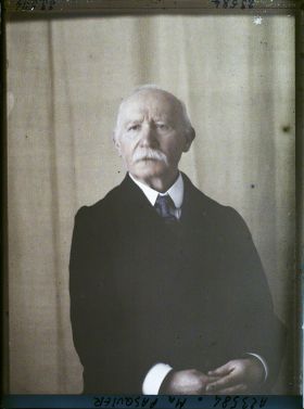 Image représentant Monsieur Ernest Pasquier