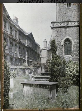 Image représentant Saint Peters in the East et le Queen's Lane