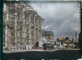 Image représentant France, Lens, Un Coin avec Eglise en Construction