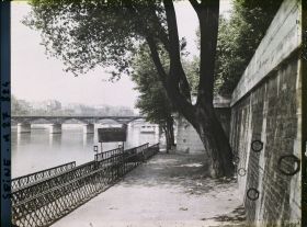 Image représentant Le port du Louvre et le pont des Arts