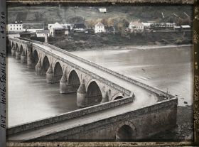 Image représentant Vue du pont sur la Drina avec coude