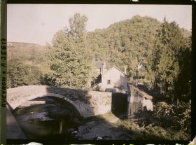 Image représentant Le pont enjambant l'Alzou