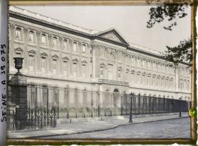 Image représentant Le Louvre, façade de la cour carrée donnant sur le quai du Louvre (actuel quai François-Mitterand)