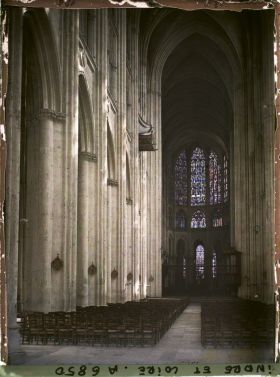 Image représentant La nef et le choeur de la cathédrale Saint-Gatien