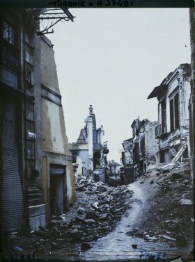 Image représentant Turquie, Smyrne, La rue Chichedjlev ( Rue des Vitriers)