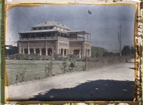 Image représentant Le ministère des Affaires étrangères (Palais de Stôr) depuis la route