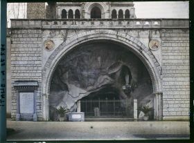 Image représentant Jardins du Vatican, reproduction chapelle et grotte de Lourdes