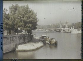 Image représentant Vue sur la Seine et le pont Alexandre-III depuis le pont de la Concorde