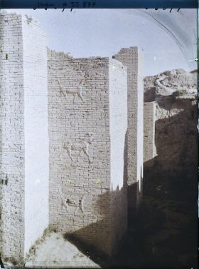 Image représentant La porte d'Ishtar décorée de bas-reliefs zoomorphes (VIe siècle avant J.-C.)