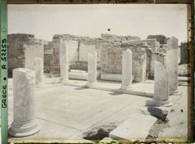 Image représentant Cour de la Maison du Lac