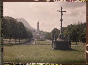 Image représentant France, Lourdes, Esplanade des Processions