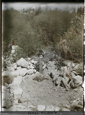 Image représentant France, Laffaux, Tombe de Soldat, Classe 18.