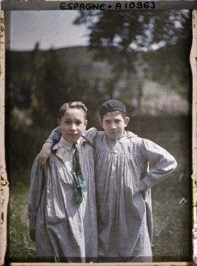 Image représentant Espagne, Bilbao, Deux jeunes Basques nés à Begoña (Bilbaô)