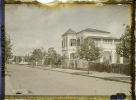 Image représentant L'avenue Victor-Ballot ou l'actuelle place Jean-Bayol ?