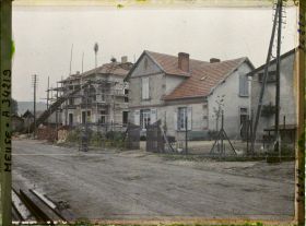 Image représentant France, Vigneulles les Hattonchatel, Maisons reconstruites et en Construction
