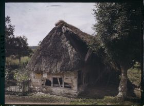 Image représentant Petite ferme sur la route de Saint-Samson-de-la-Roque
