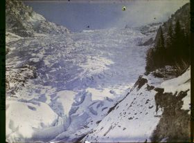 Image représentant France Les Alpes, Les Bossons, Ensemble du glacier des Bossons vu d'une altitude de 1298m