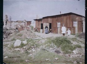 Image représentant France, Guignicourt, Habitation en tôle ondulée