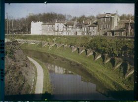 Image représentant Le canal du Midi, vue prise du pont d'Iéna