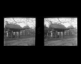 Image représentant Shiba-koen (parc de Shiba) : Edifices cultuels dans la cour du temple Zozoji