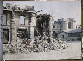 Image représentant France, Reims, La Place de la Cathédrale & le Bau de Poste, au fond, le Palais de Justice