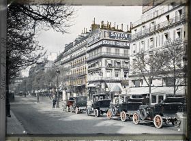 Image représentant Le boulevard Poissonnière à la hauteur du faubourg Montmartre
