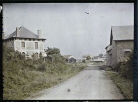 Image représentant France, Challerange Hte 380 h, Entrée de Challerange par la route des Autry