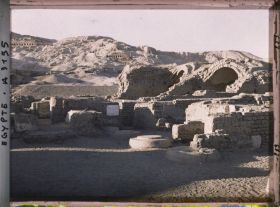 Image représentant Magasins voûtés en brique du Ramesseum